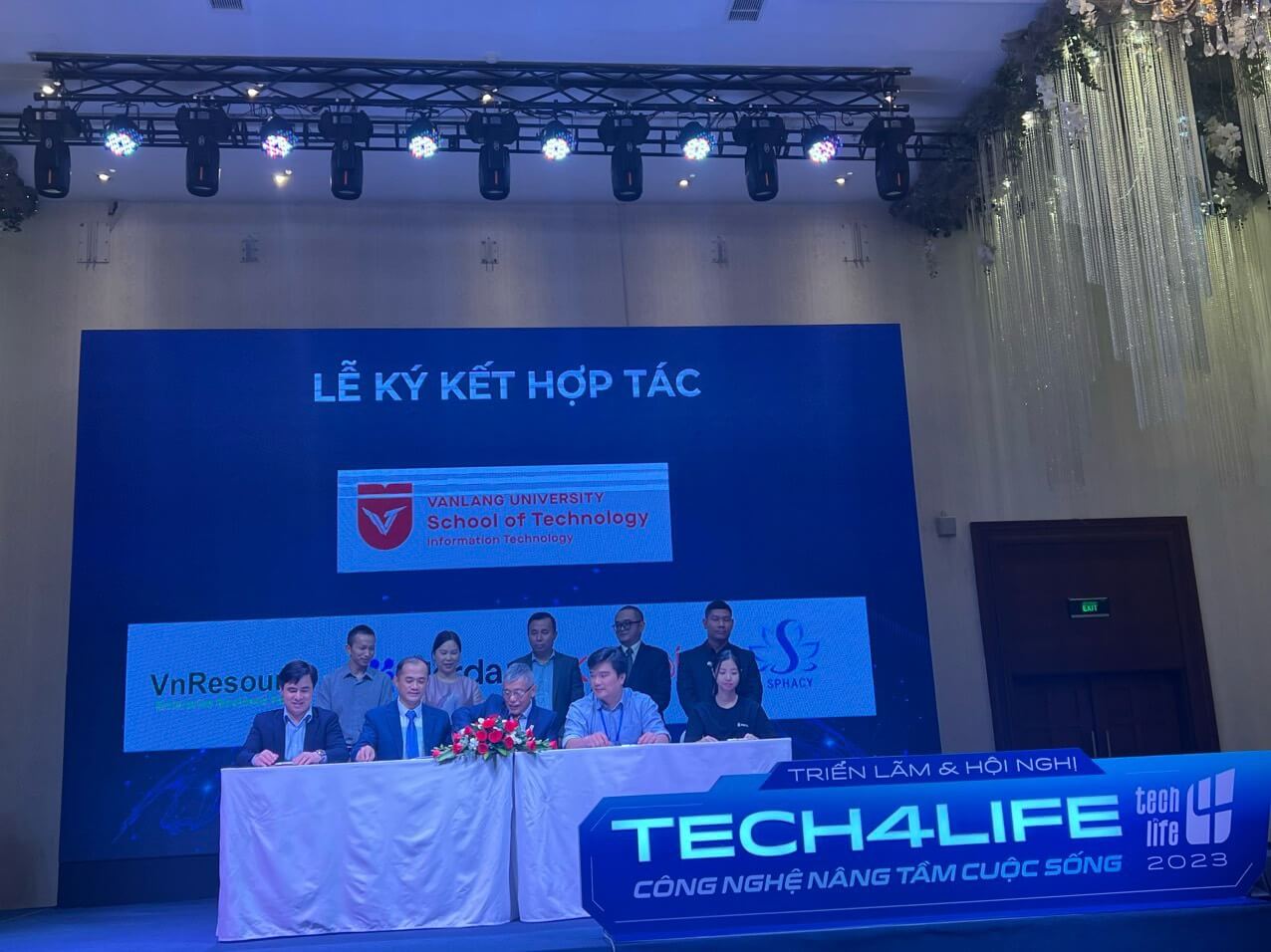 Chương trình thiện nguyện giáo dục do Vũ Văn Thành bảo trợ